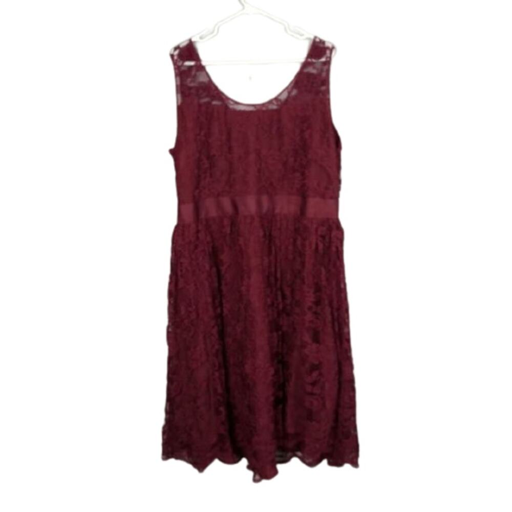 BB Dakota Lace Overlay Dress Size 22
